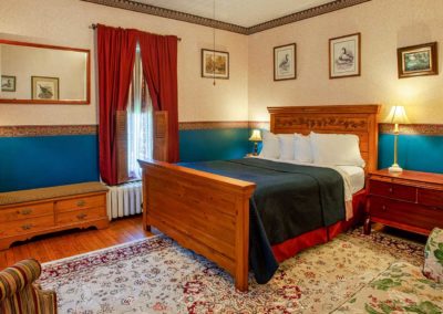 Oak Bedroom - Inn on Maple Street Bed and Breakfast