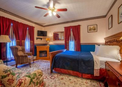 Oak Bedroom - Inn on Maple Street, Port Allegany, PA