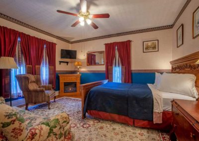 Oak Bedroom - Inn on Maple Street BB, Port Allegany