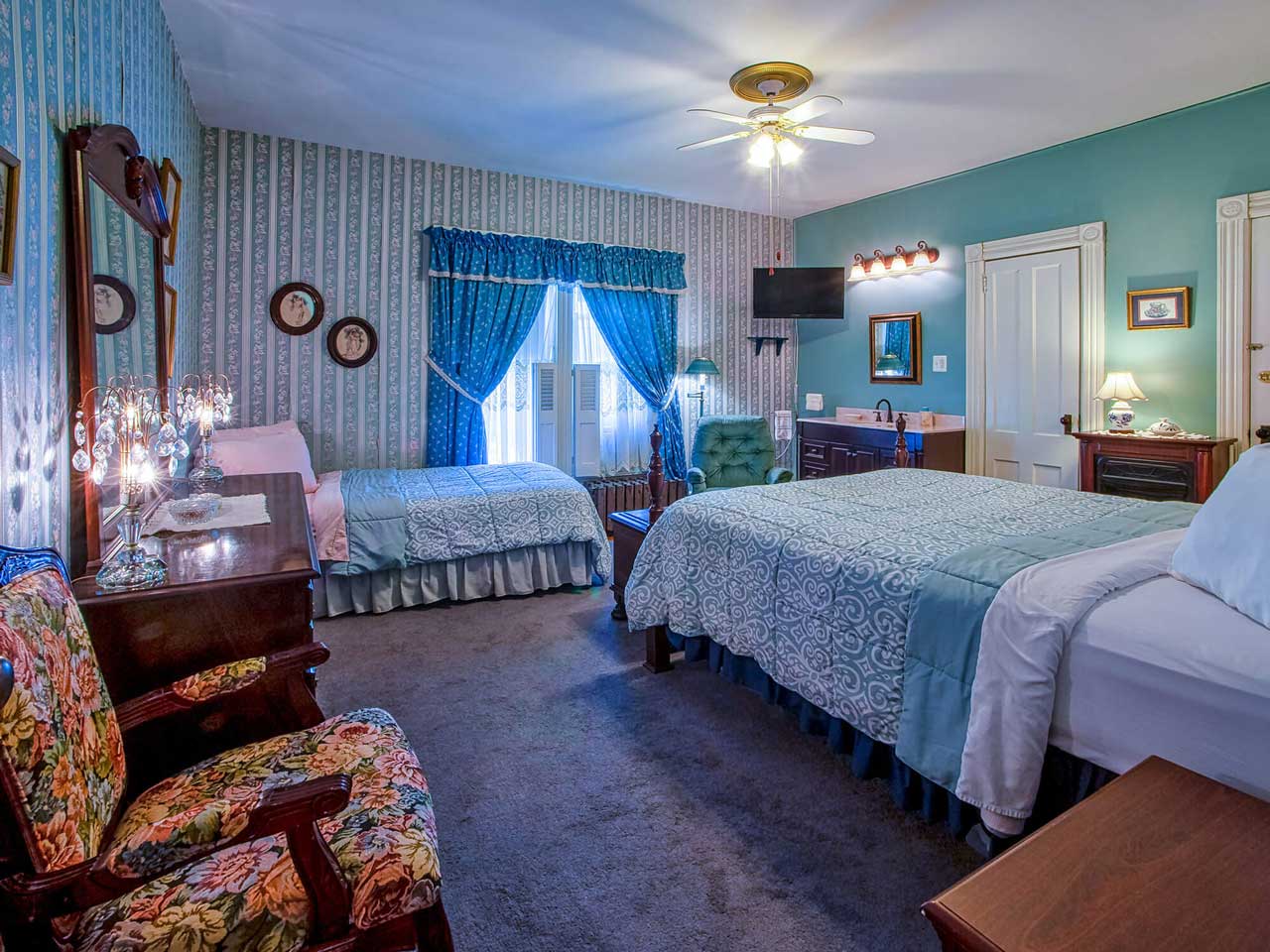 Blue Spruce Bedroom - Inn on Maple Street Bed and Breakfast