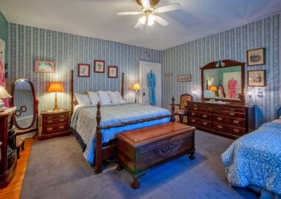 Blue Spruce Bedroom - Inn on Maple Street B&B, Pennsylvania