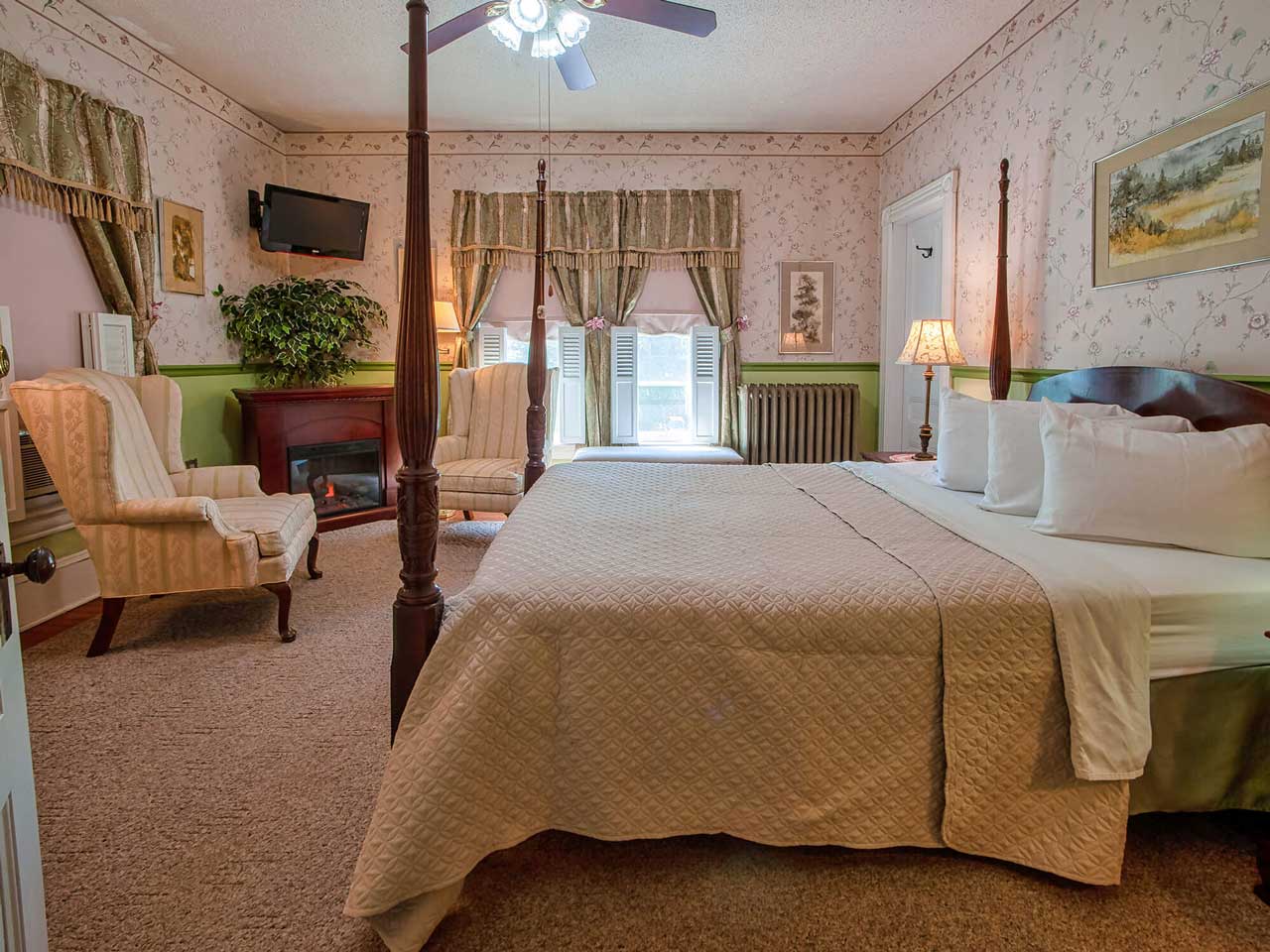 Magnolia Bedroom - Inn on Maple Street, Port Allegany, PA