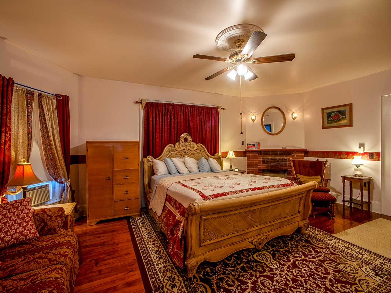 Hickory Suite Bedroom - Inn on Maple Street, Port Allegany, PA
